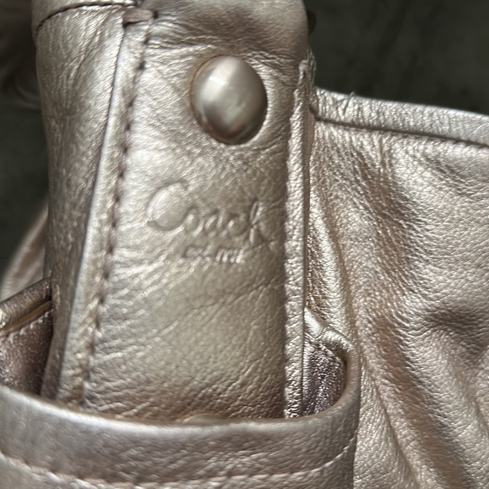 Coach leather shoulder bag - Picture 9 of 10